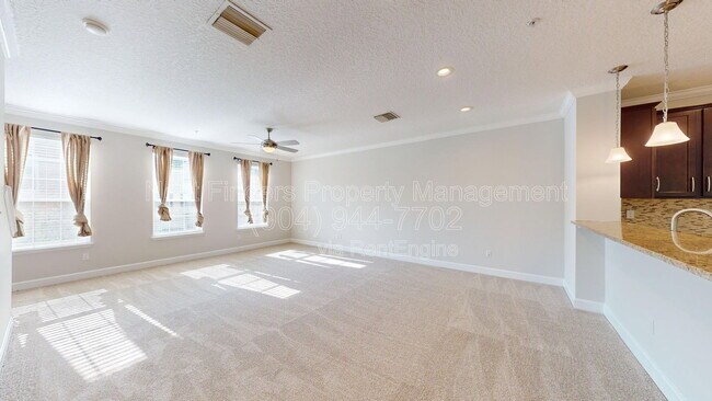 Building Photo - 4421 Ellipse Dr
