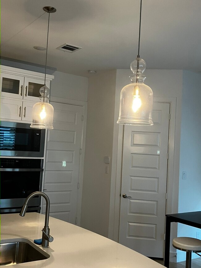 Building Photo - 522 Winners Cir