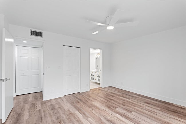 Building Photo - 7301 Amberly Ln