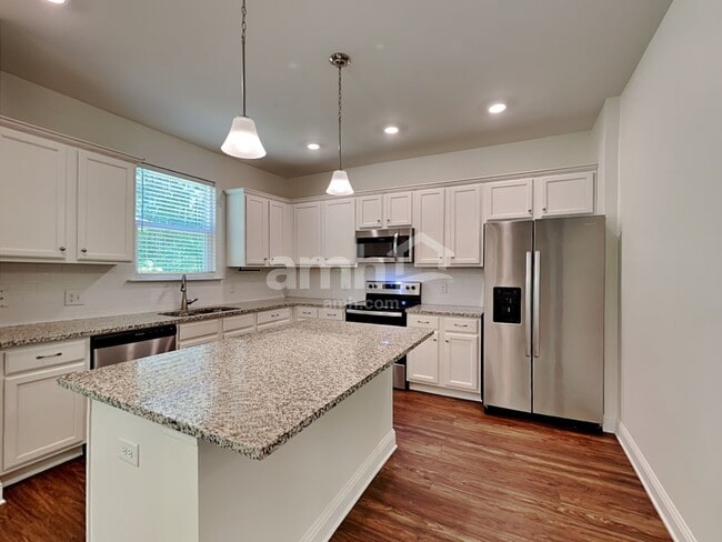 Building Photo - 510 Cash Cir