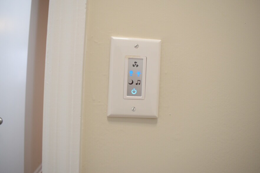 Building Photo - 4839 Berkley Dr