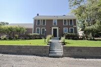 Building Photo - 144 Old Connecticut Path