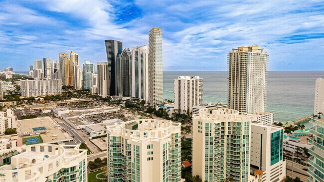 Building Photo - 200 Sunny Isles Blvd