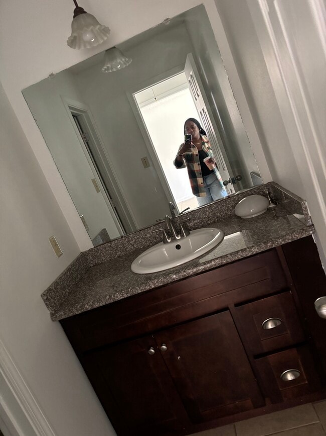 Building Photo - 15013 Forest Grove Ave