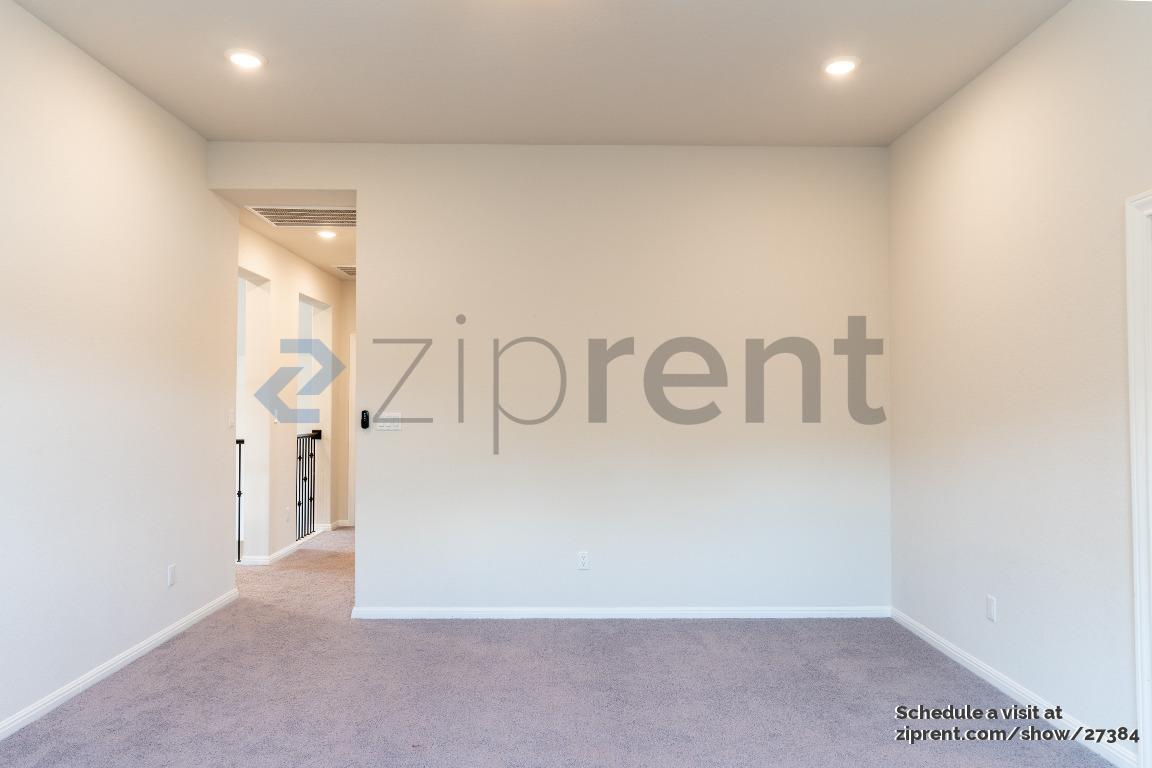 Building Photo - Unit