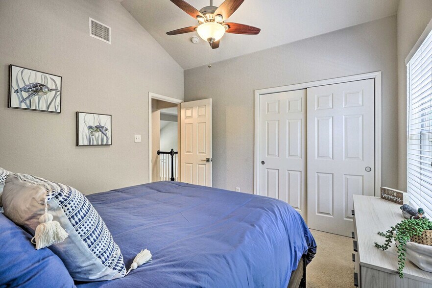 Building Photo - 21100 Santa Ana Cove