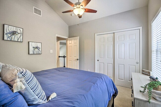 Building Photo - 21100 Santa Ana Cove