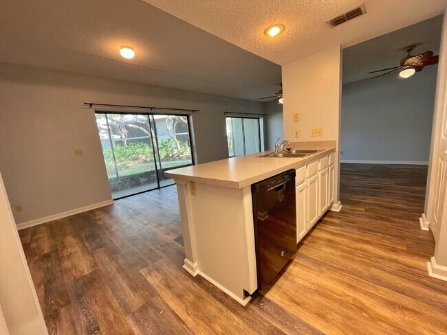 Building Photo - First floor 2BR/2BA Conquistador Condo