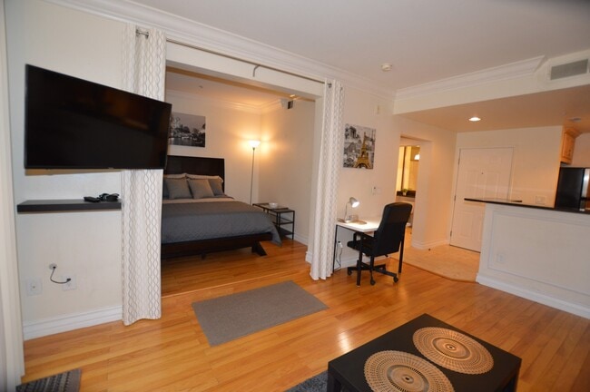 Building Photo - Meridian Furnished 1 Bed | 1 Bath Studio Luxury  Condo with Partial Strip View