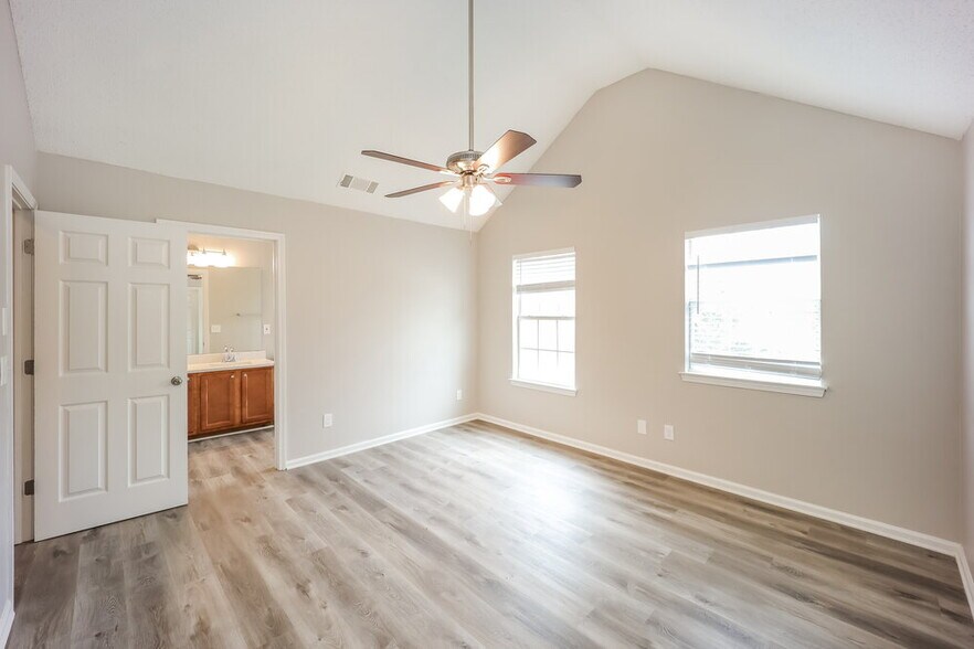 Building Photo - 310 Barshay Dr