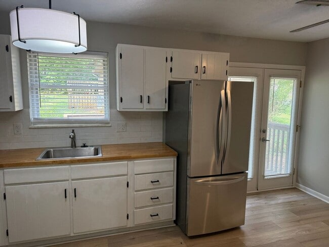 Building Photo - Renovated Rocky Hill Home