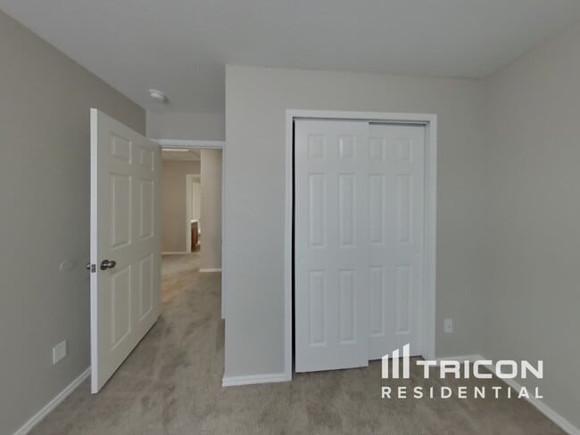Building Photo - 2714 Moonrock