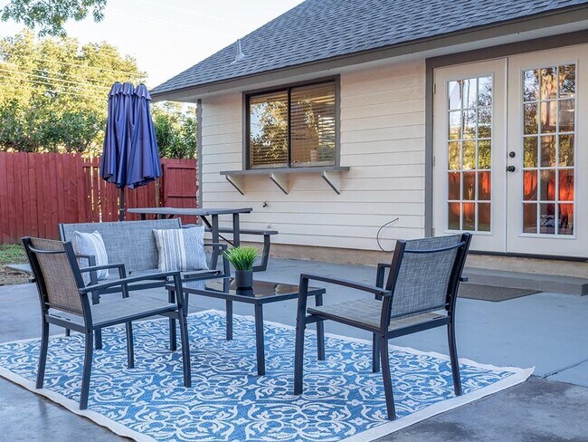 Building Photo - 11618 Sherwood Forest