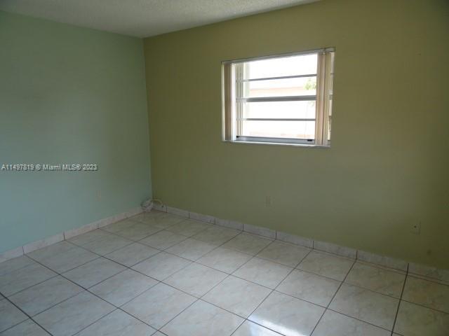 Building Photo - 120 Royal Palm Rd