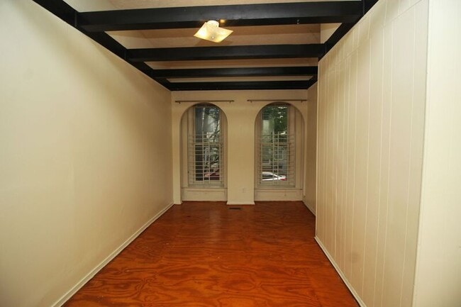 Building Photo - 212 E Biddle St