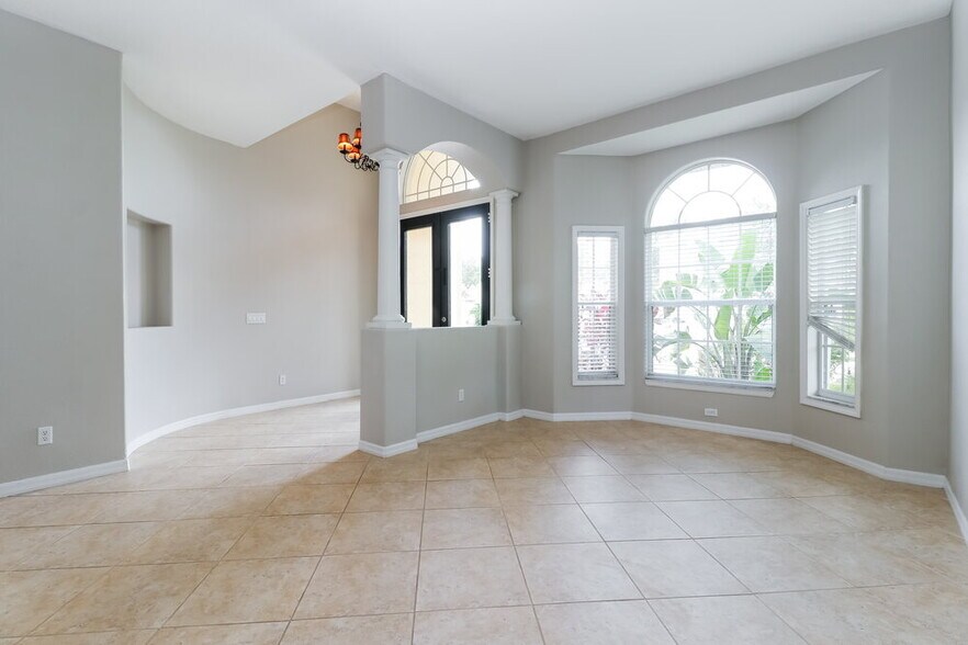 Building Photo - 6319 Laurel Creek Trail