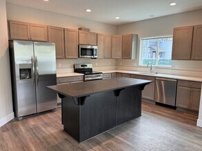 Building Photo - New Home Will Be Ready For Move In June 1st! One Block From Linfield University! Must See Today!