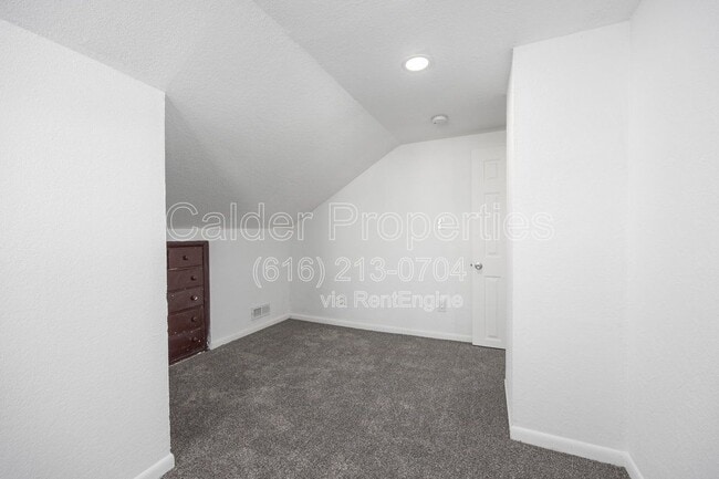 Building Photo - 1635 Cleveland Ave SW