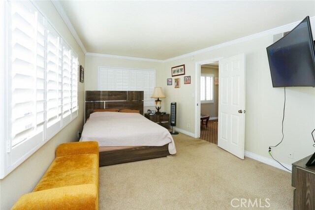 Building Photo - 1423 S Beverly Glen Blvd