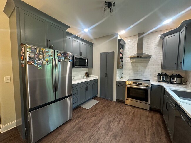 Building Photo - Coming Soon – Spacious 4 Bedroom, 3 Bathroom Custom-Built Home for Rent!