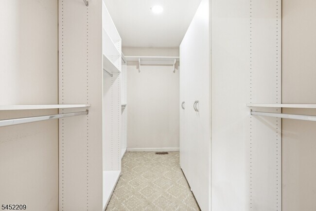 Building Photo - 9 Stirrup Way