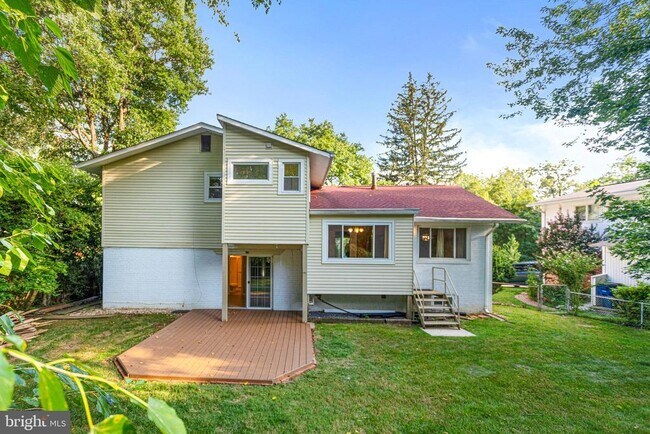 Building Photo - 6503 Friars Ct