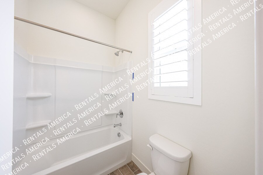 Building Photo - 274 S 164th Dr