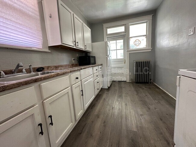 Building Photo - 6715 Bartmer Ave