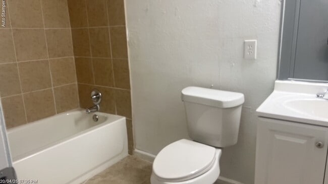Building Photo - 405 Bryan Dr