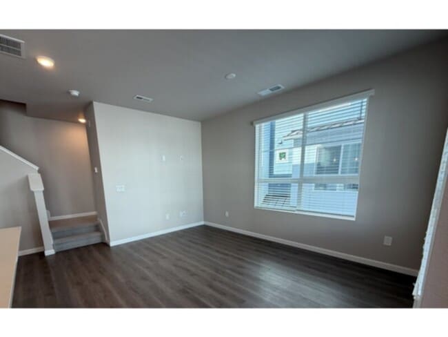 Building Photo - 10648 Eulcase Hts