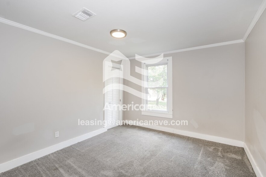 Building Photo - 2222 Harding Rd