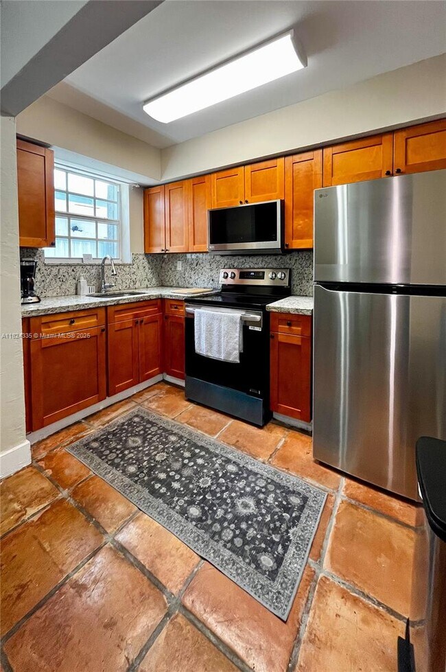 Building Photo - 2035 SW 60th Ct