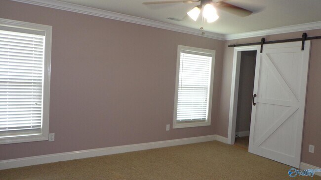 Building Photo - 2444 Bell Manor Dr SW