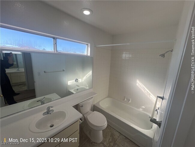 Building Photo - 6994 Cypress Gardens Ln