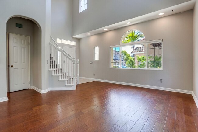 Building Photo - 3 Bedroom Home in Cul De Sac Available Now...