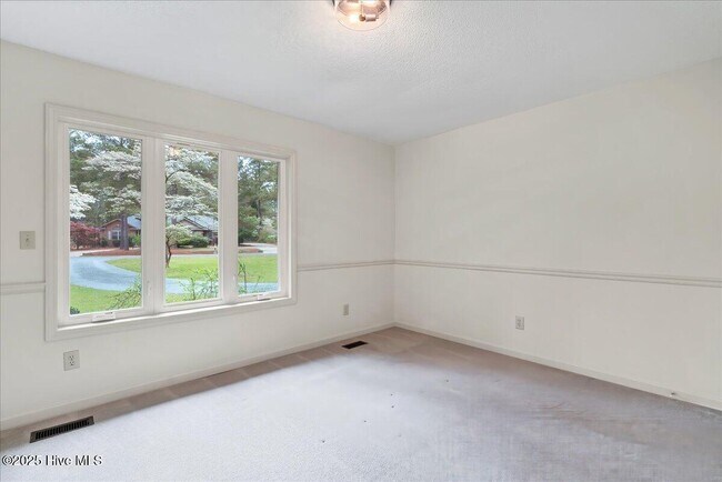 Building Photo - 40 Bogie Dr