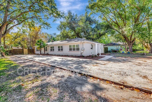 Building Photo - 1757 Skinner Ave