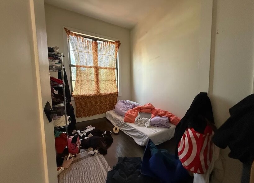 Building Photo - 5438 Arnold Ave