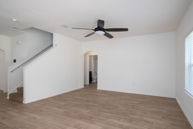 Building Photo - Spacious 5BR House in Gainesville