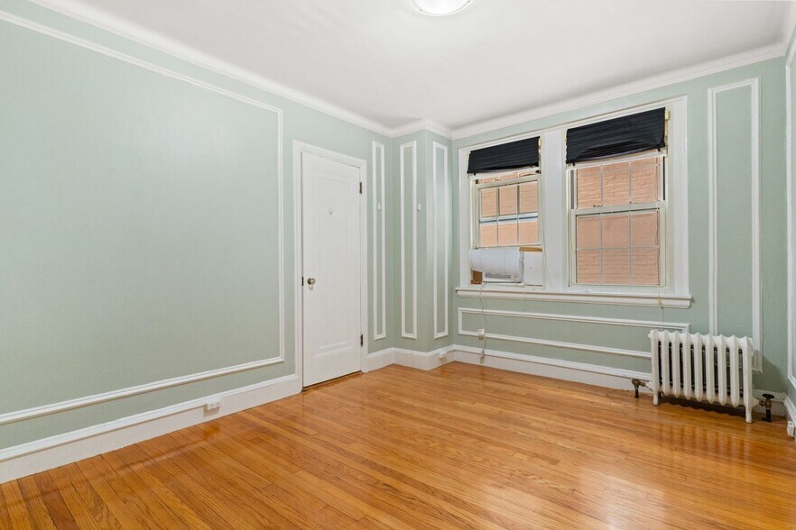 Building Photo - 1450 Beacon St