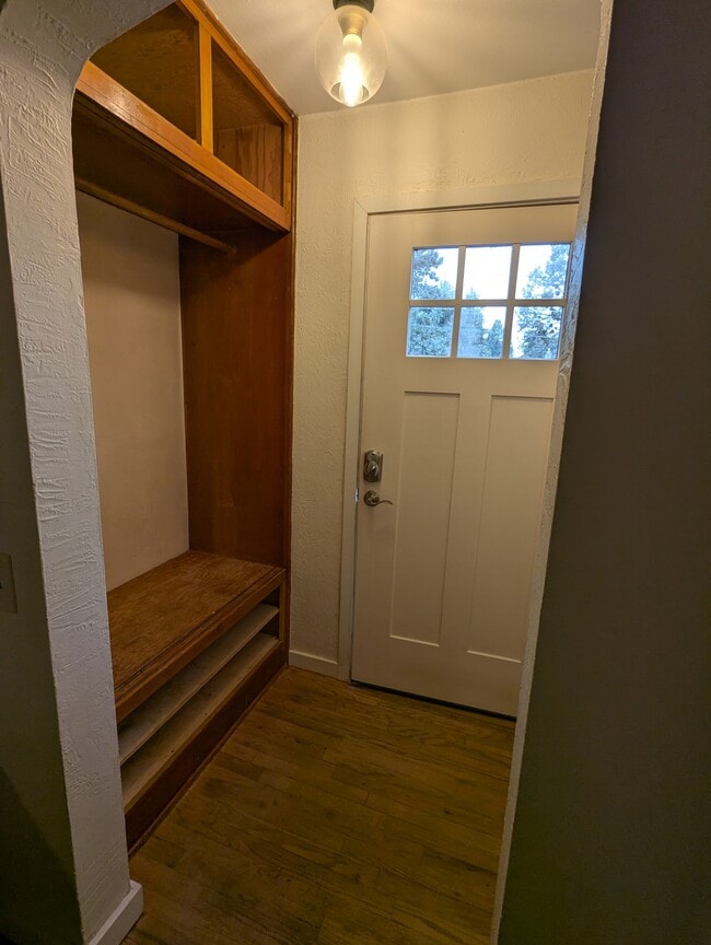 Building Photo - 455 NE Clay Ave