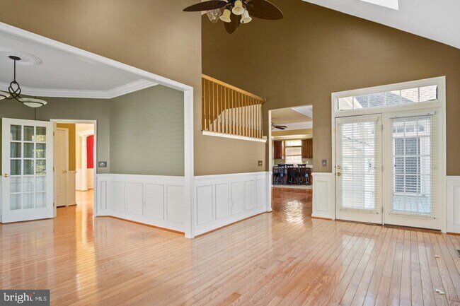 Building Photo - Spacious 4-Bedroom Home with Lake Views & Finished Basement