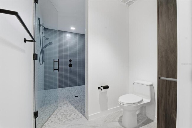 Building Photo - 777 3rd Ave N