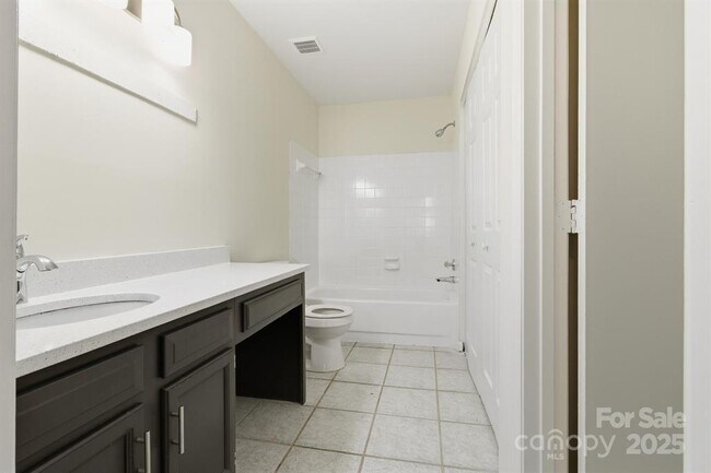 Building Photo - 6113 Windsor Gate Ln