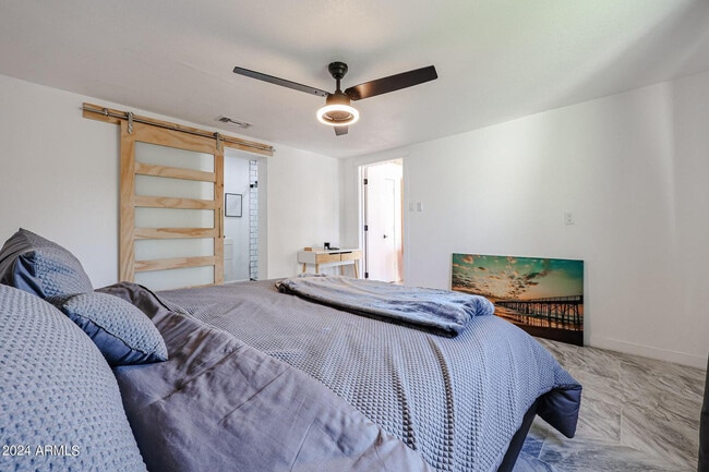 Building Photo - 3213 E Emile Zola Ave