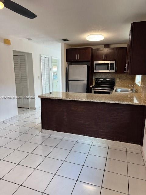 Building Photo - 3620 SW 25th Ter