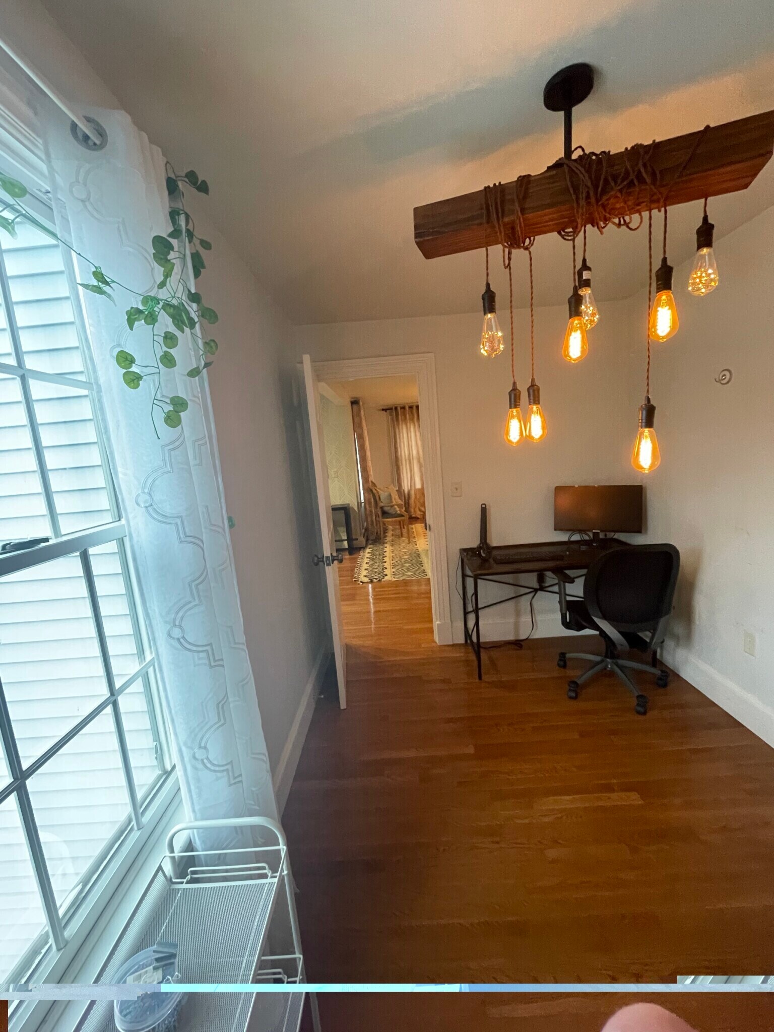 Building Photo - 14 Oak St