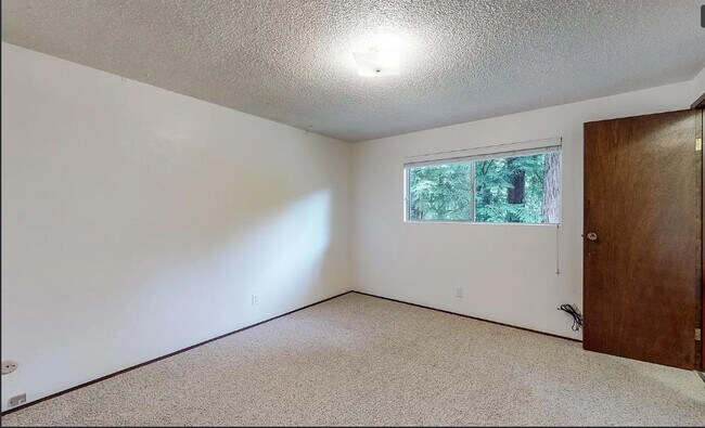 Building Photo - 948 Shirley Blvd