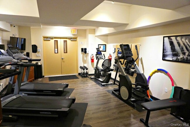 Building Photo - 118-17 Union Tpke Un