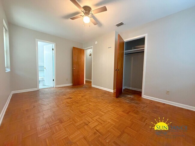 Building Photo - 210 Buck Dr NE